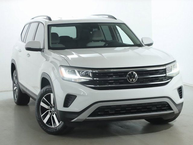 Used 2023 Volkswagen Atlas SE image 2