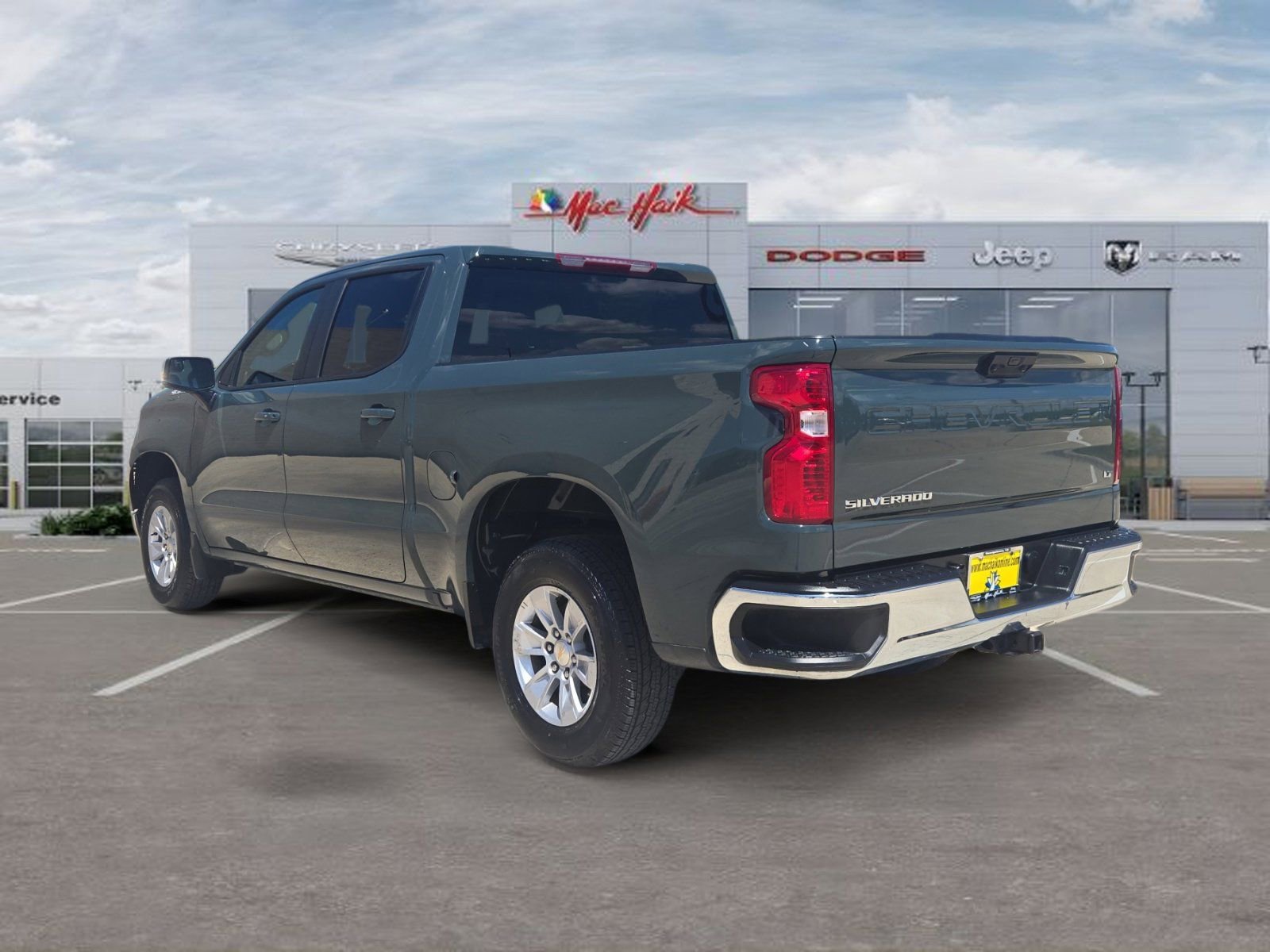 Used 2025 Chevrolet Silverado 1500 LT RWD image 3