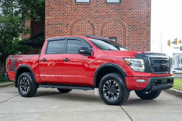 Used 2023 Nissan Titan PRO-4X w/ Pro-4x Convenience Package AWD/4WD image 3