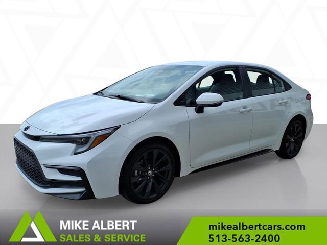 Used 2023 Toyota Corolla SE image 3