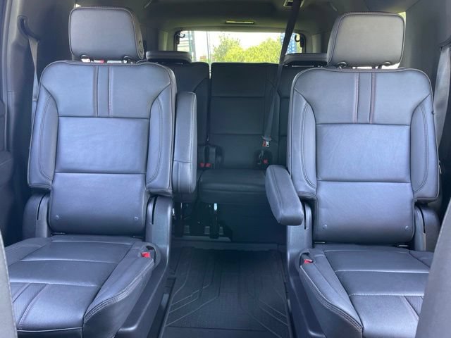 Used 2022 Chevrolet Suburban RST w/ Sport Performance Package AWD/4WD image 21