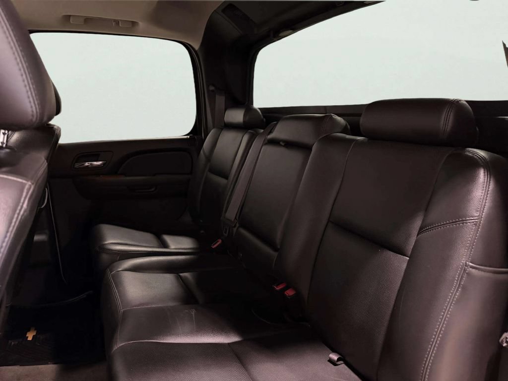 Used 2012 Chevrolet Avalanche LTZ AWD/4WD image 19