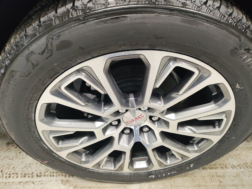 New 2026 GMC Yukon XL Denali w/ Sun & Power Step Package image 3