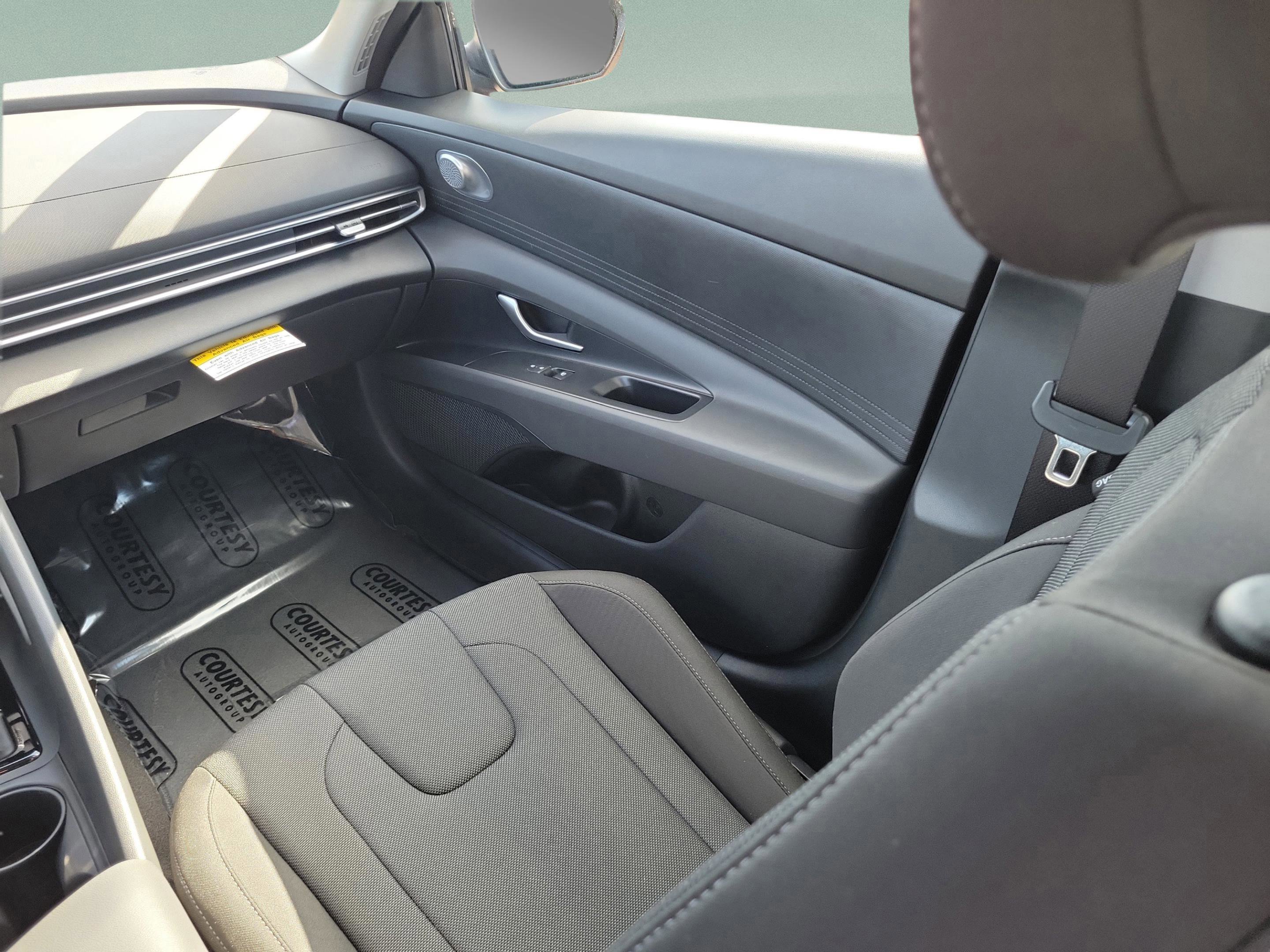 New 2026 Hyundai Elantra SE image 29