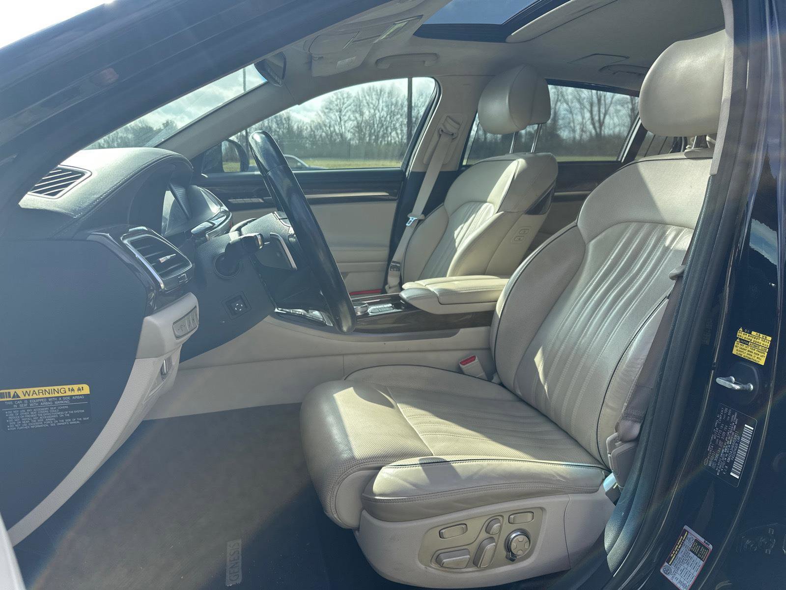 Used 2017 Genesis G90 5.0 Ultimate image 5