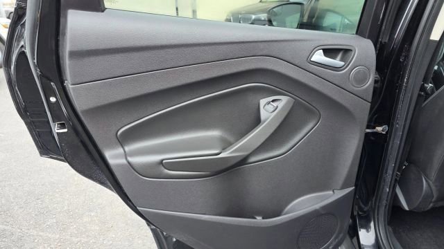 Used 2016 Ford Escape Titanium image 32