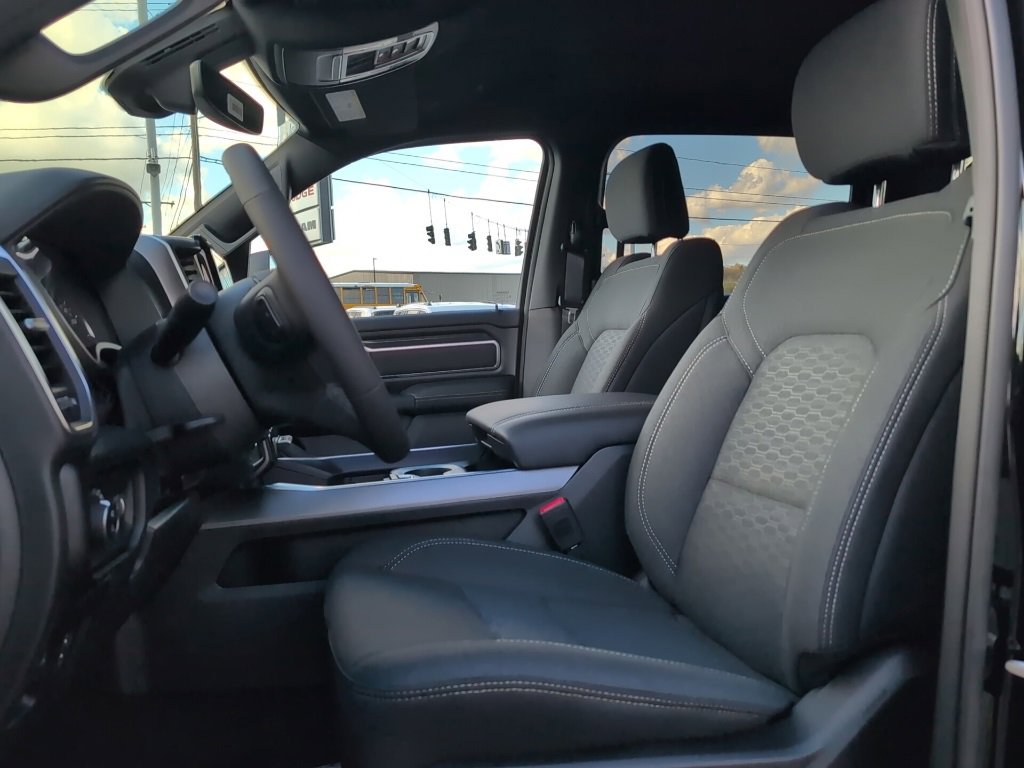 New 2026 RAM 1500 4x4 Crew Cab image 19