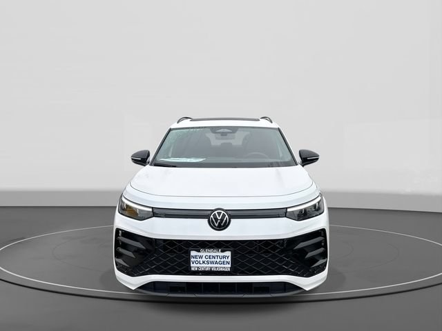 New 2026 Volkswagen Tiguan SE R-Line image 2