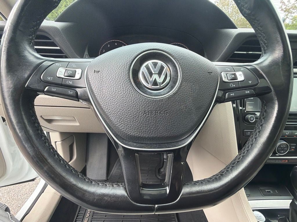 Used 2020 Volkswagen Passat 2.0T SE FWD image 17