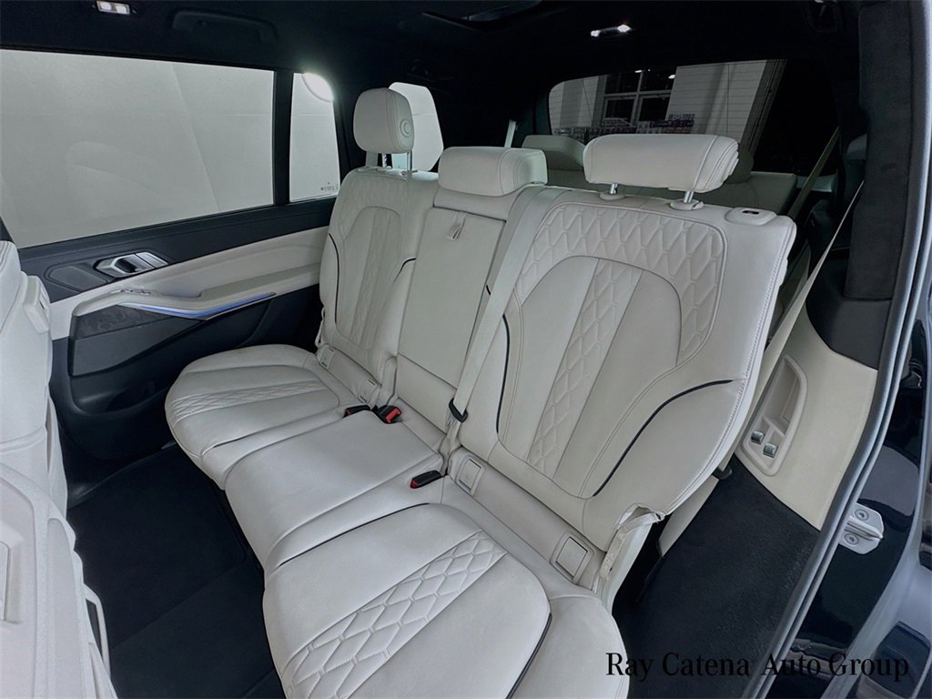 Used 2022 BMW X7 M50i image 26