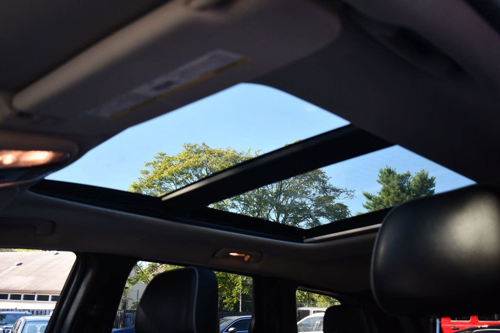 Used 2012 Jeep Grand Cherokee Overland image 34