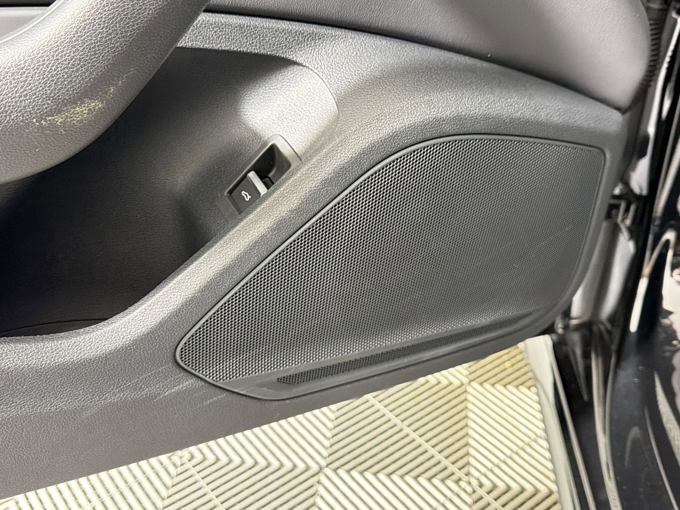 Used 2023 Audi A4 2.0T Premium w/ Convenience Package image 23