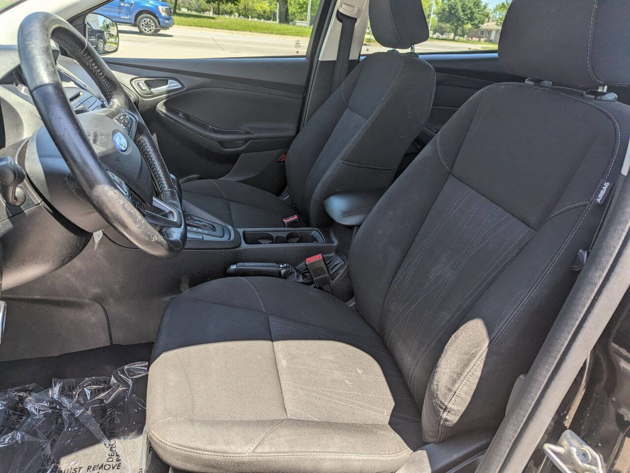 Used 2015 Ford Focus SE w/ SE Cold Weather Package image 11