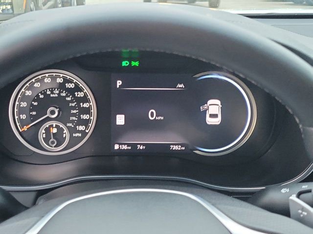 Used 2026 Genesis G70 2.5T image 25