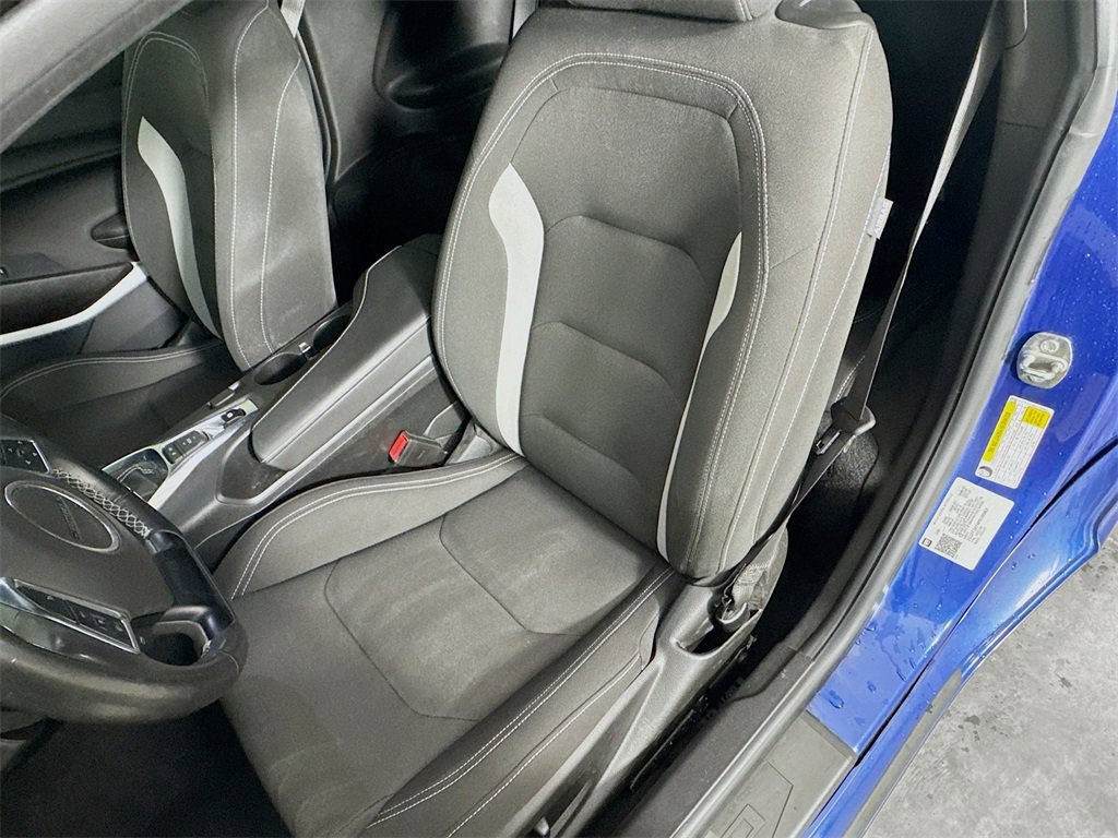Used 2023 Chevrolet Camaro LT w/ Technology Package image 19