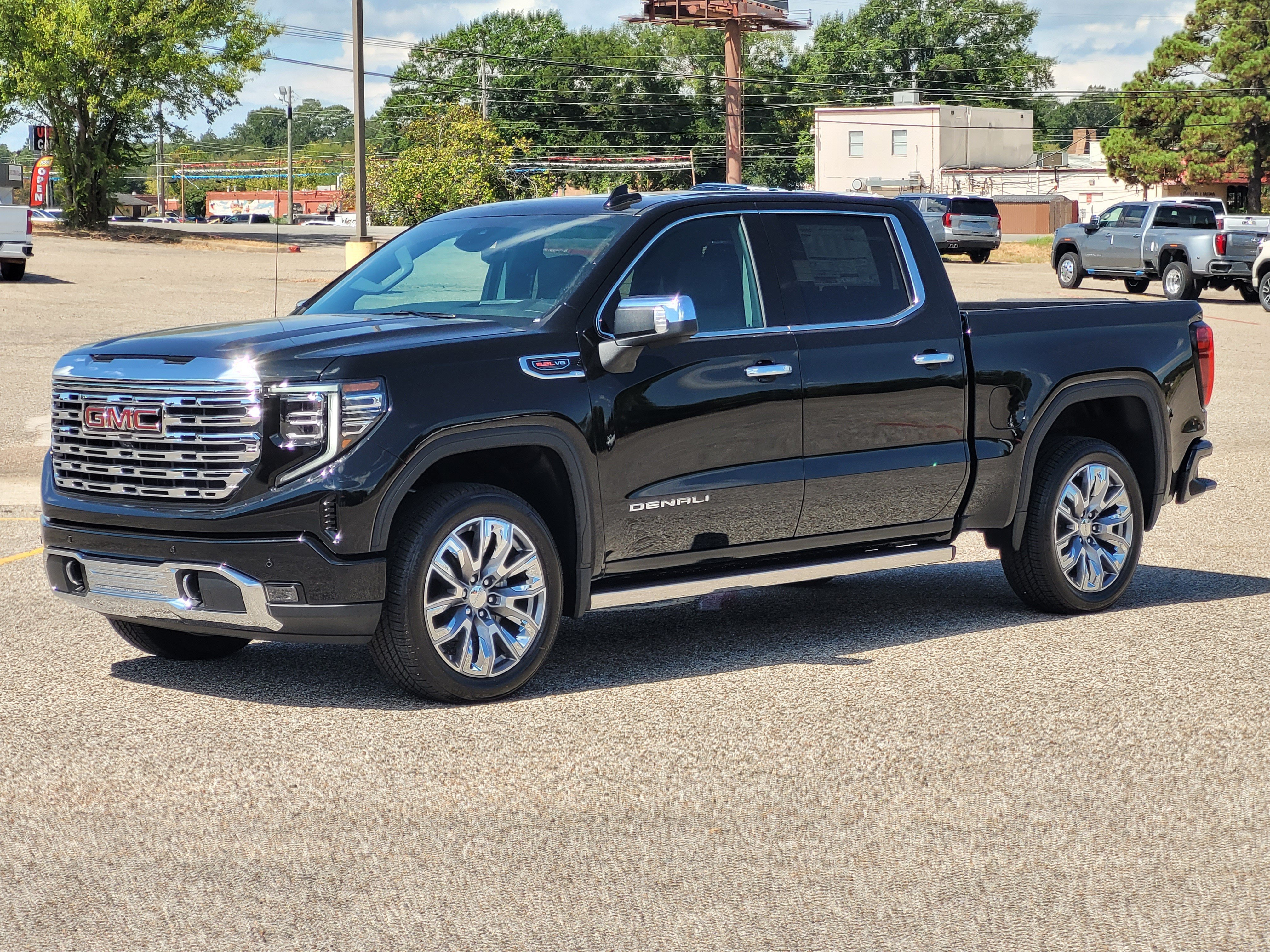 New 2026 GMC Sierra 1500 Denali w/ Denali Reserve Package AWD/4WD image 3
