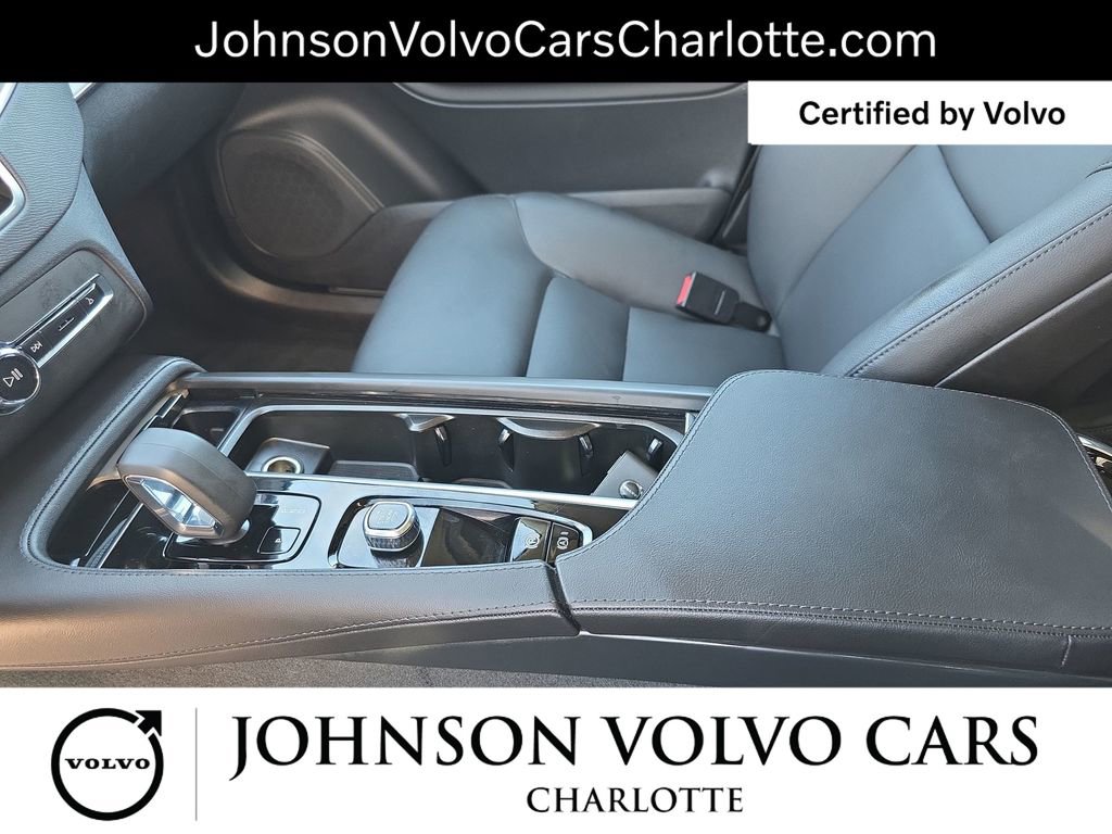 Certified 2025 Volvo XC90 B5 Core image 28