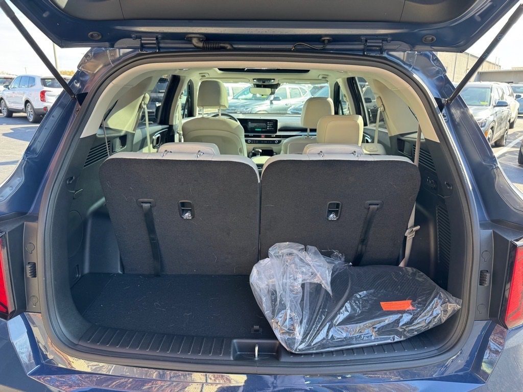 Used 2025 Kia Sorento S w/ Panoramic Sunroof Package image 10