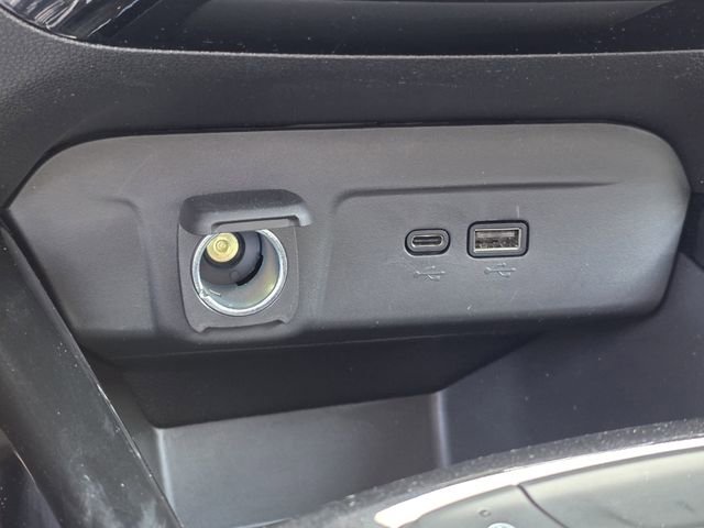 Used 2025 Chevrolet Trax LT FWD image 21