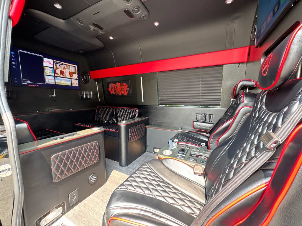 Used 2022 Mercedes-Benz Sprinter 2500 image 30