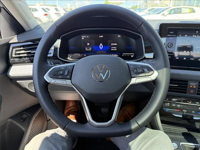 New 2025 Volkswagen Jetta SE FWD image 13