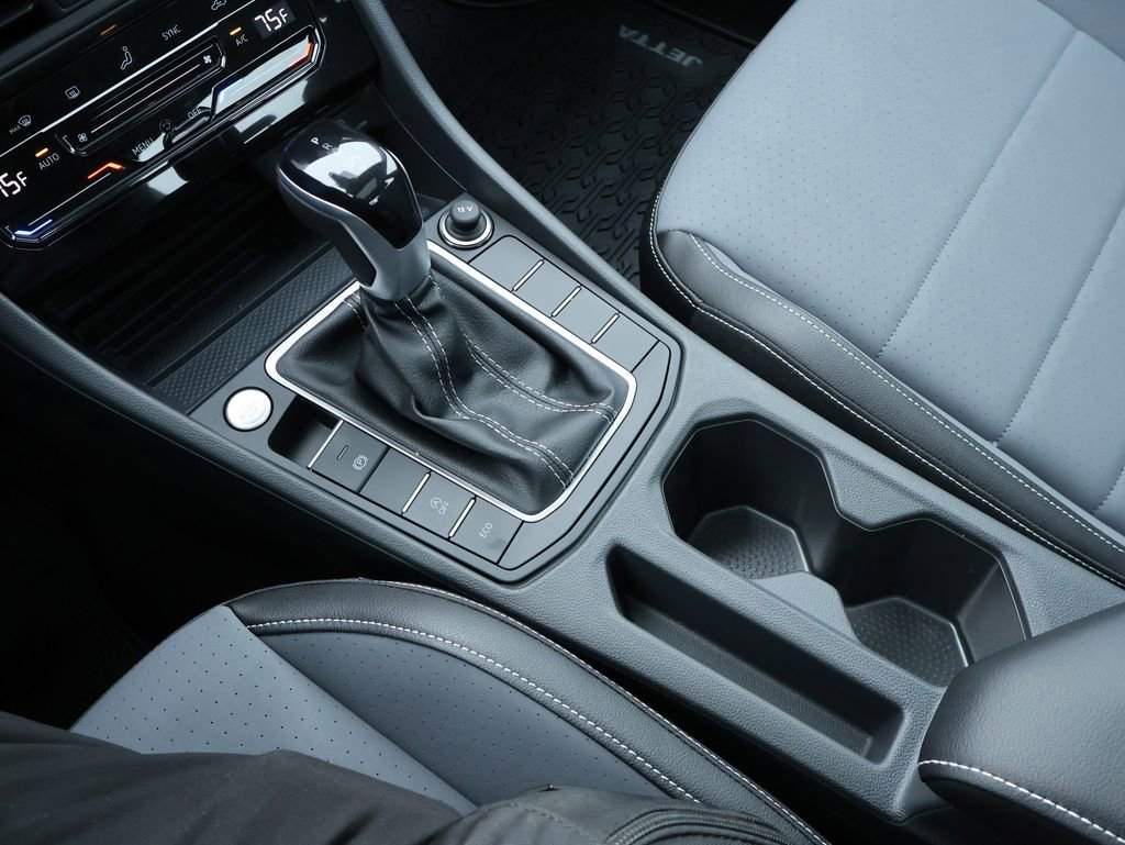 New 2026 Volkswagen Jetta SE FWD image 26