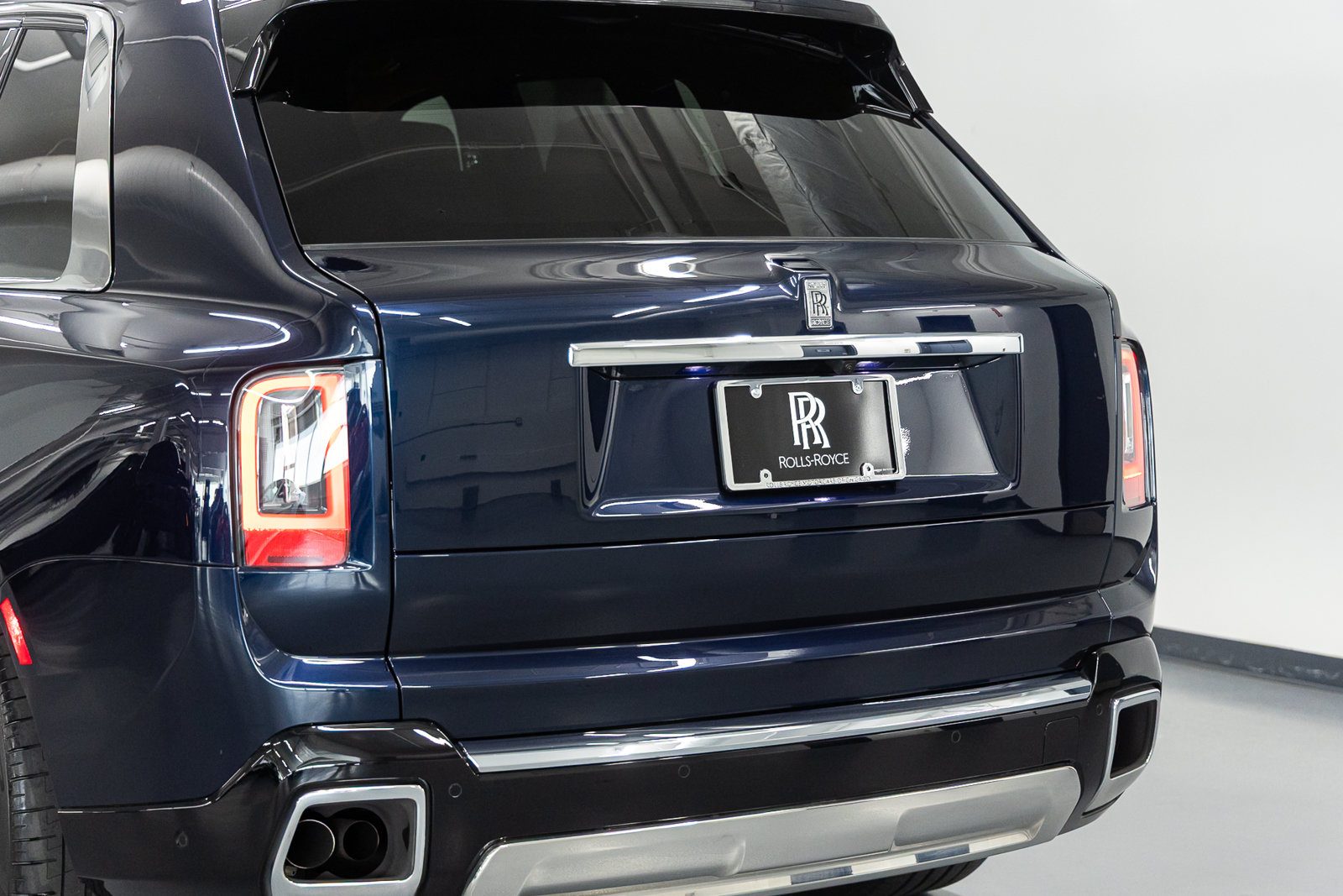 Certified 2025 Rolls-Royce Cullinan AWD/4WD image 21