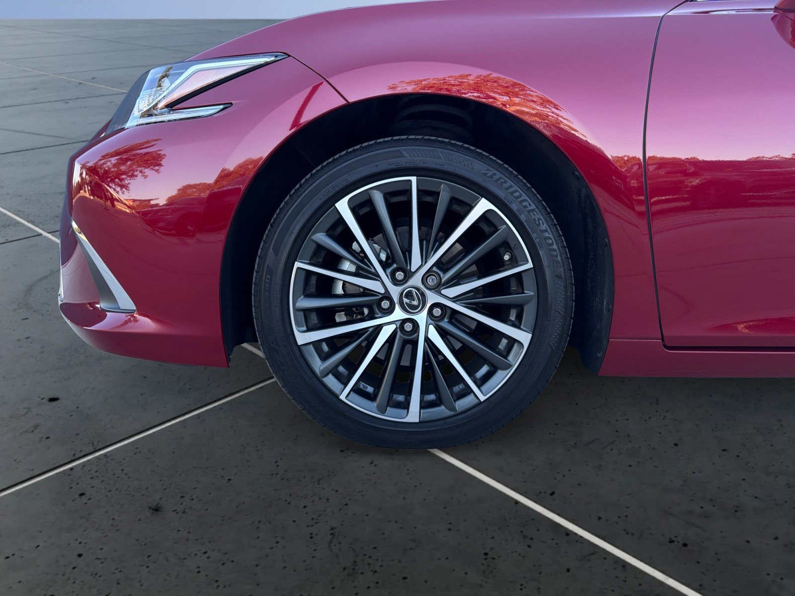 Used 2025 Lexus ES 350 w/ Premium Package image 14