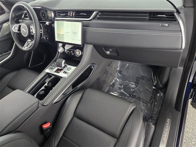 New 2026 Jaguar F-PACE R-Dynamic S image 19