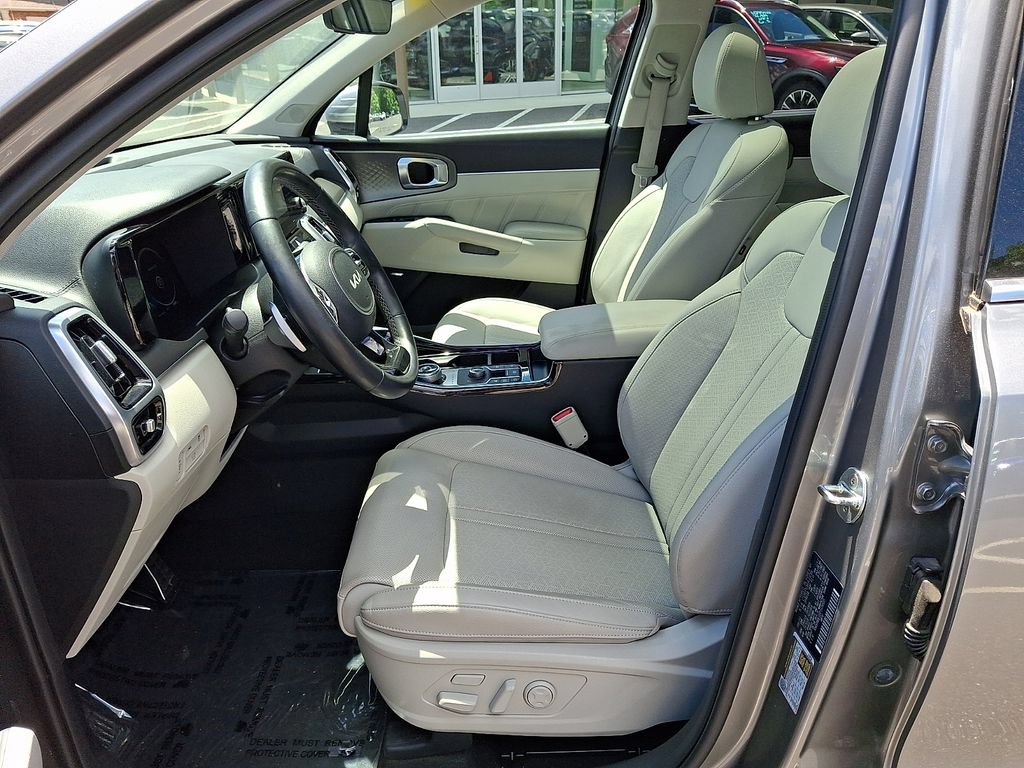 Used 2023 Kia Sorento SX Prestige w/ Panoramic Sunroof Package AWD/4WD image 18