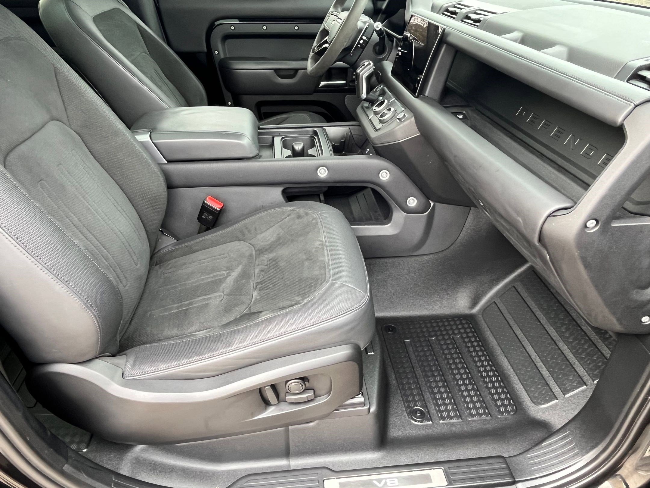 Used 2022 Land Rover Defender 90 V8 image 23