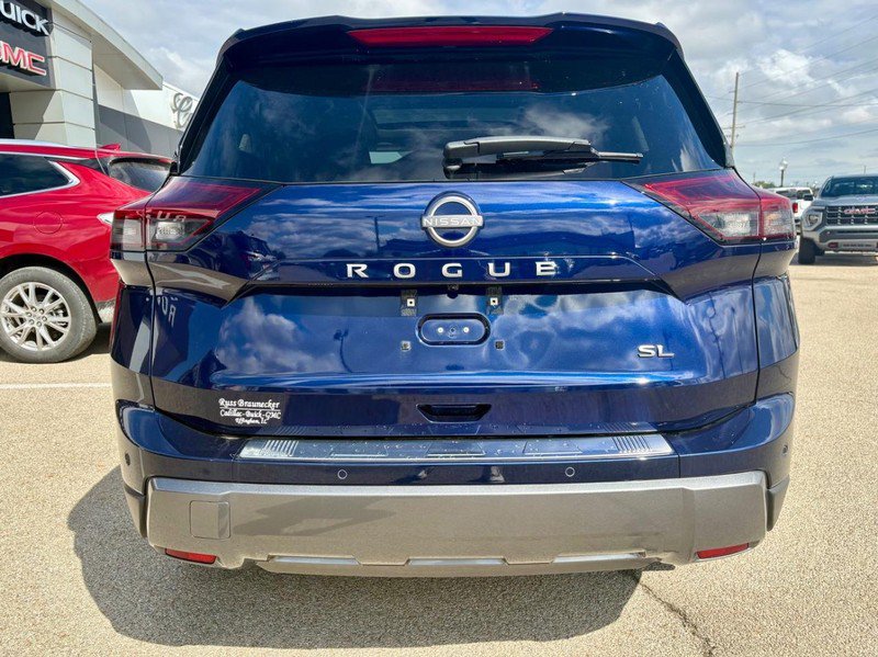 Used 2024 Nissan Rogue SL w/ SL Premium Package FWD image 5