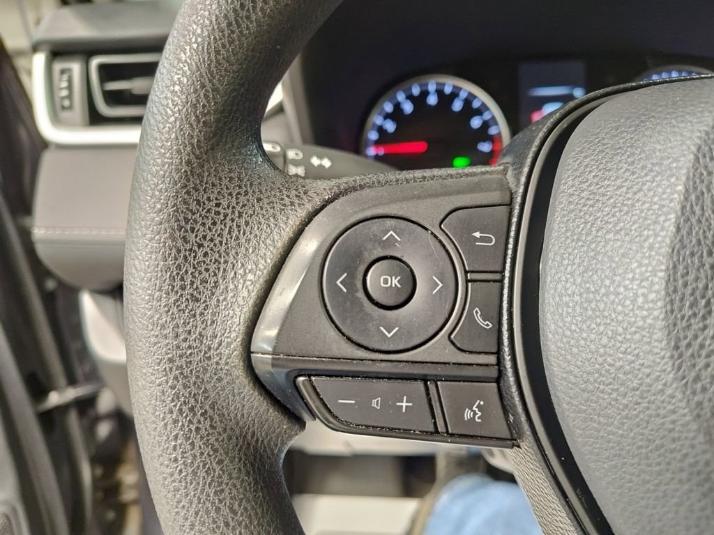 Used 2022 Toyota RAV4 LE image 26