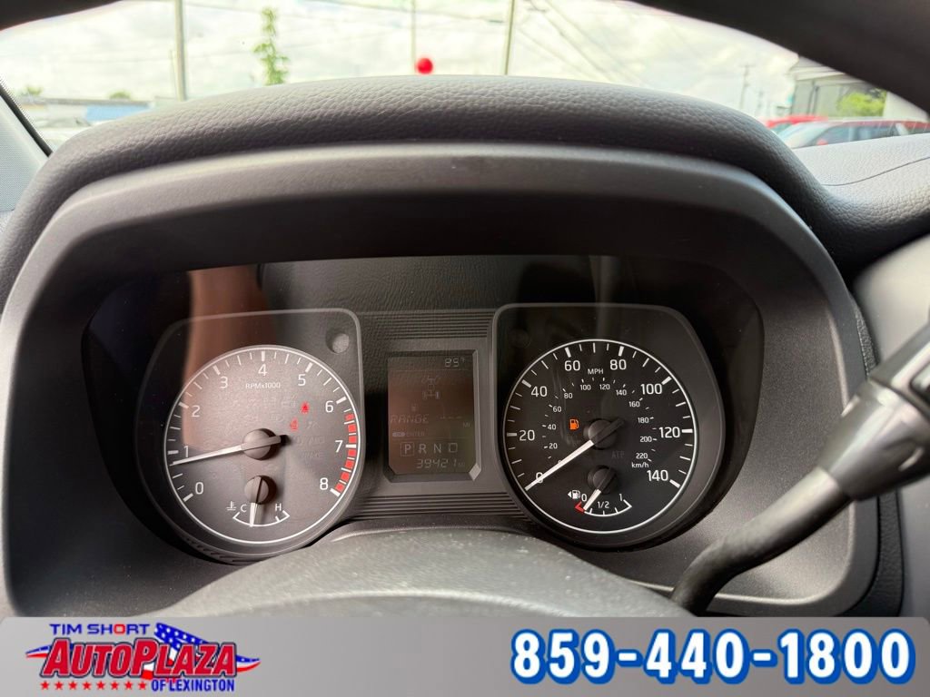 Used 2017 Nissan Titan S image 14