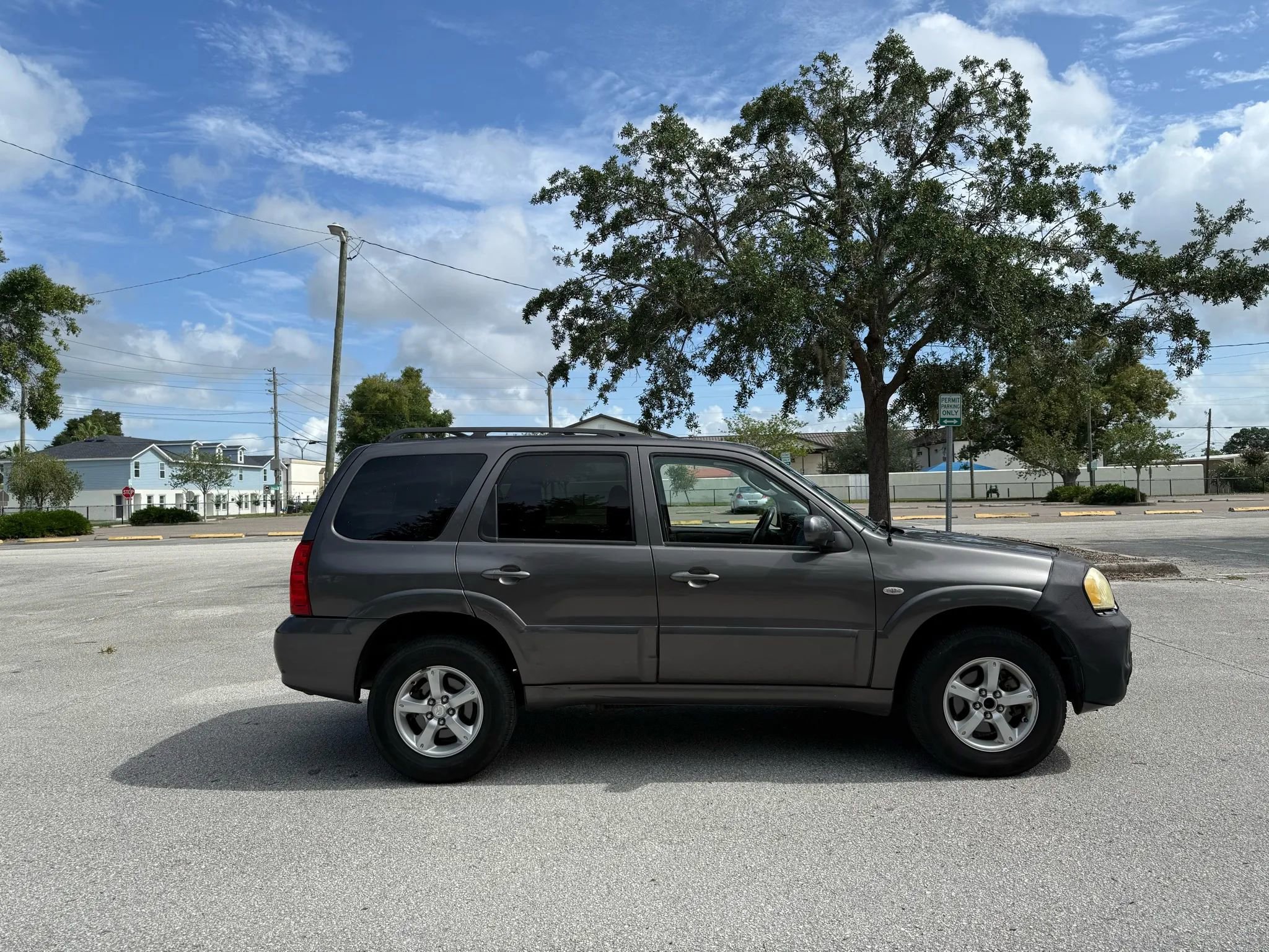 Used 2005 MAZDA Tribute s w/ Package 3 FWD image 4