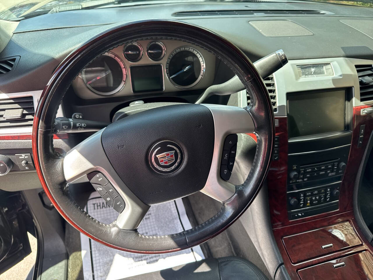 Used 2012 Cadillac Escalade Luxury image 24