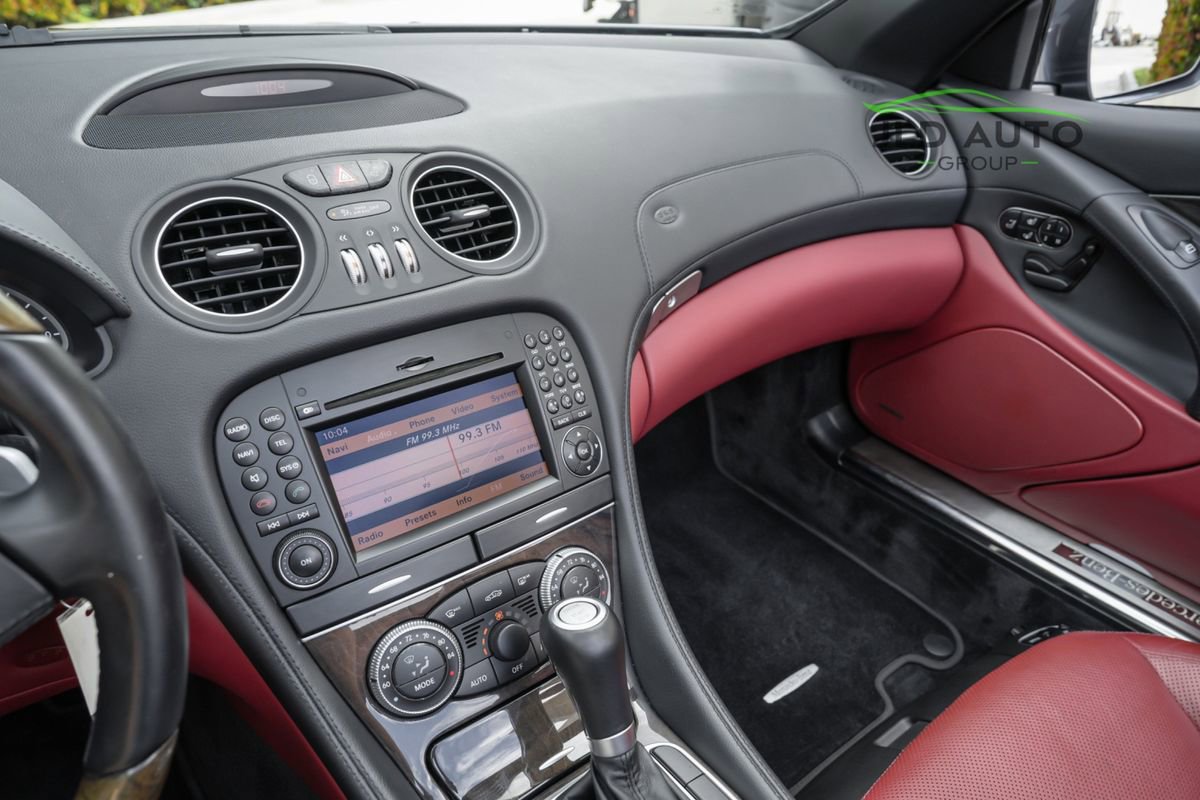 Used 2012 Mercedes-Benz SL 550 image 24