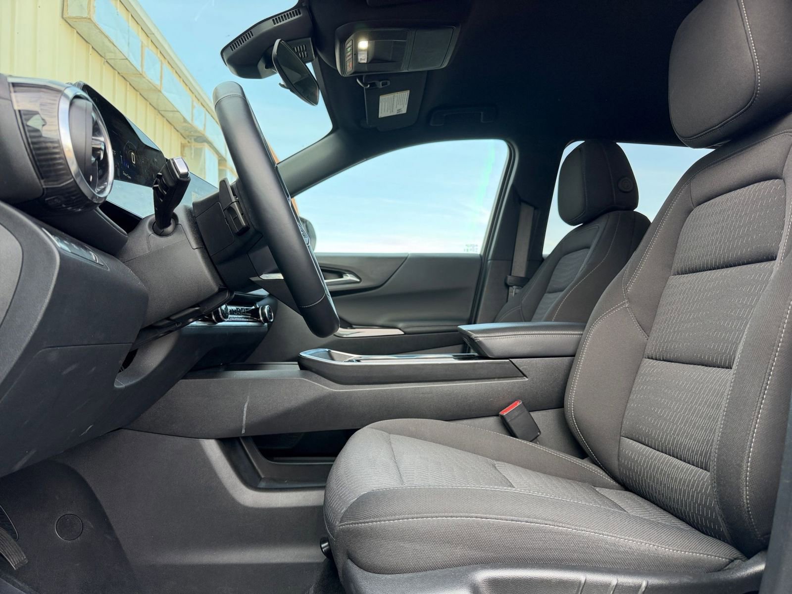 Used 2025 Chevrolet Equinox LT AWD/4WD image 28