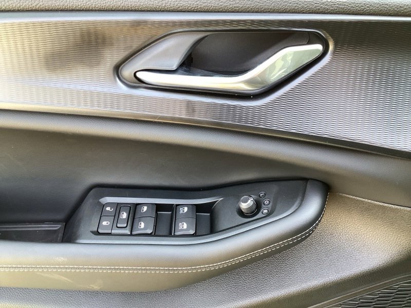 New 2025 Jeep Grand Cherokee Altitude image 23