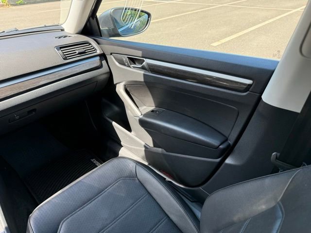 Used 2018 Volkswagen Passat 2.0T SE w/ SE Lighting Package FWD image 37