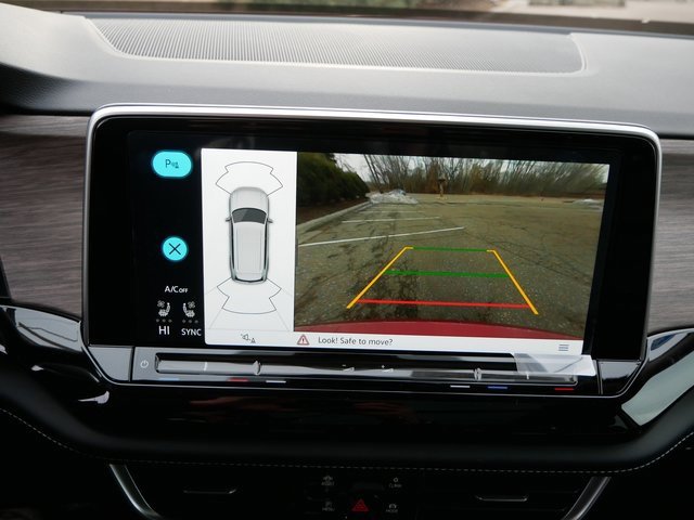 New 2025 Volkswagen Atlas SEL image 12