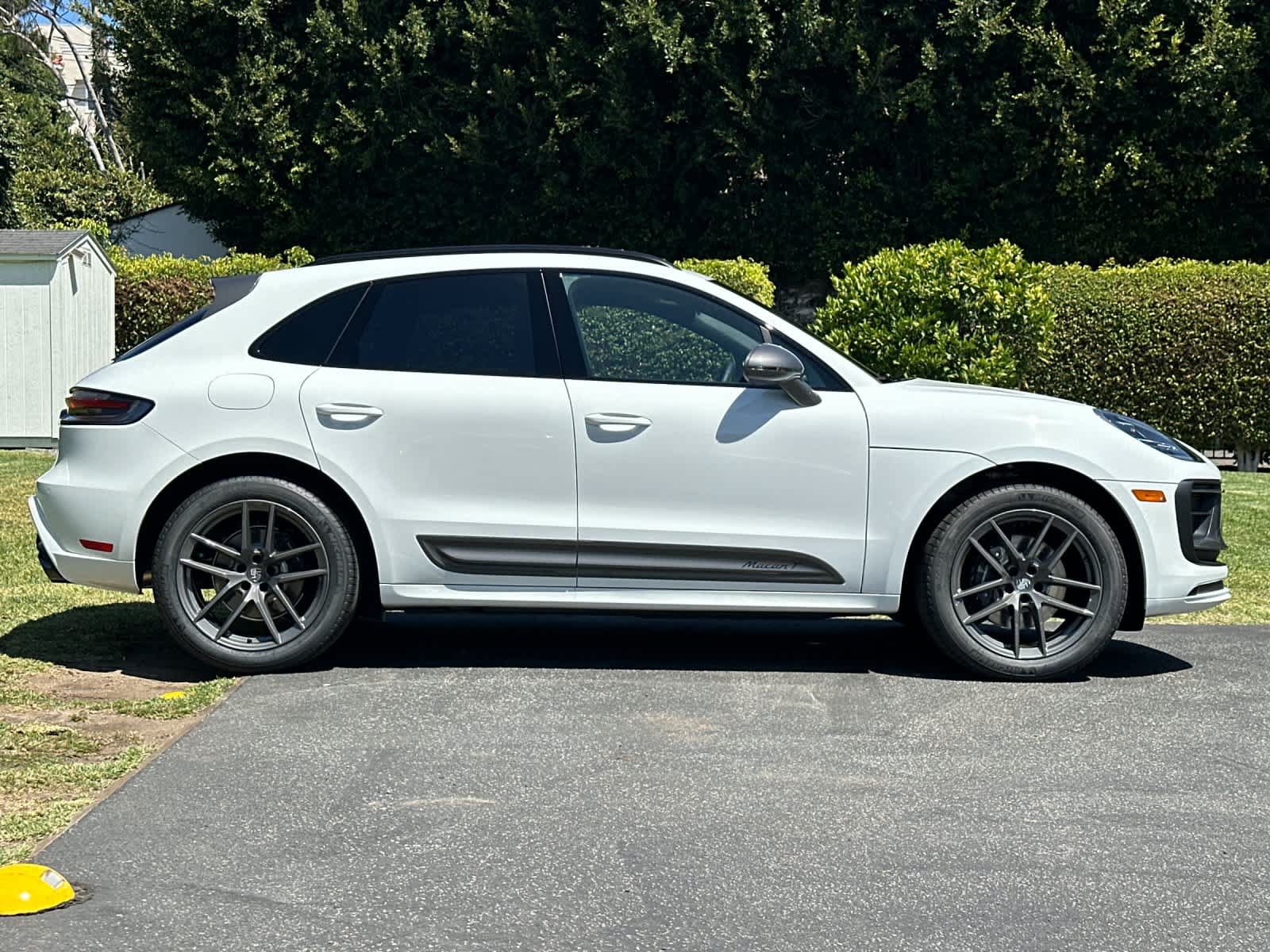 New 2026 Porsche Macan AWD/4WD image 9