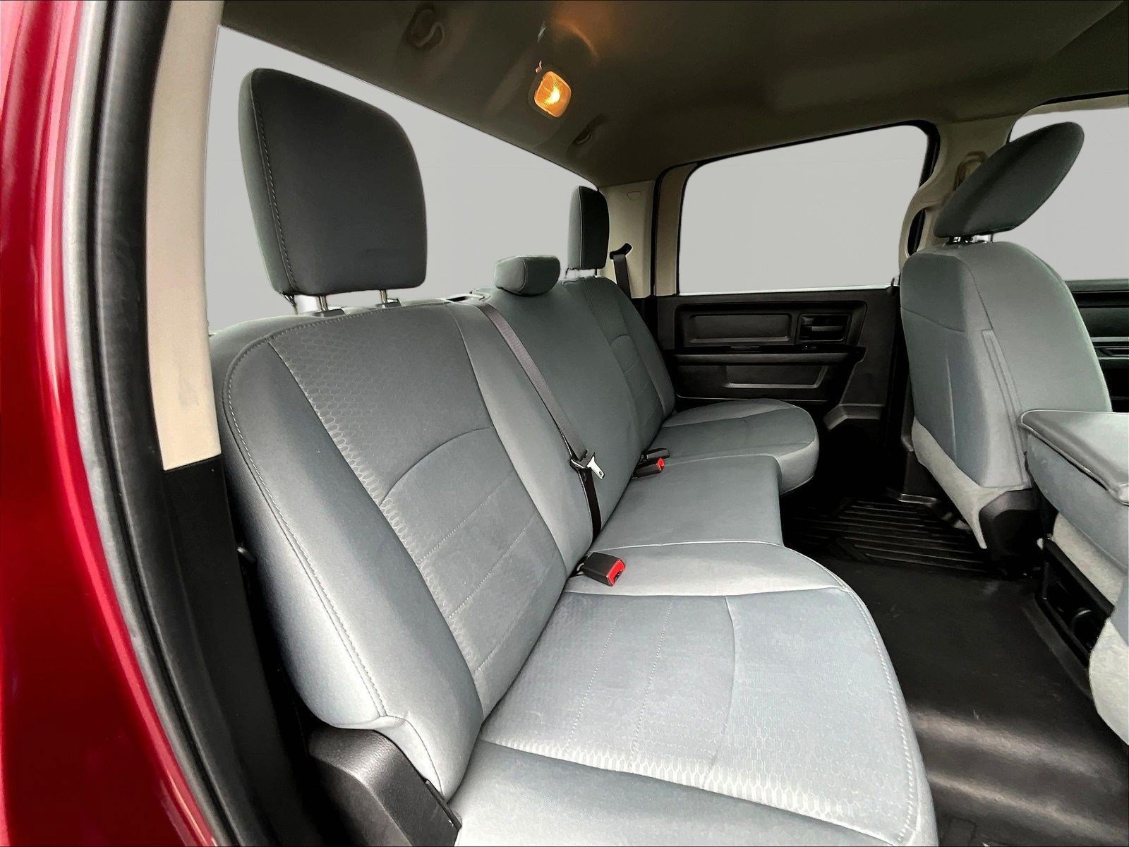 Used 2017 RAM 1500 Express RWD image 26