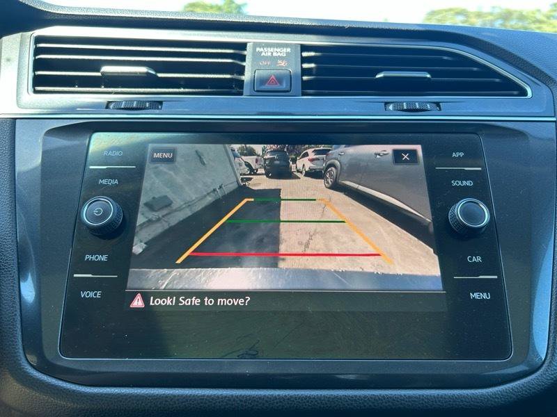 Used 2019 Volkswagen Tiguan SE w/ Panoramic Sunroof Package FWD image 18