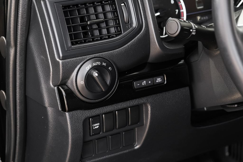 Used 2022 Nissan Titan SV w/ Accessory Utility Package AWD/4WD image 26