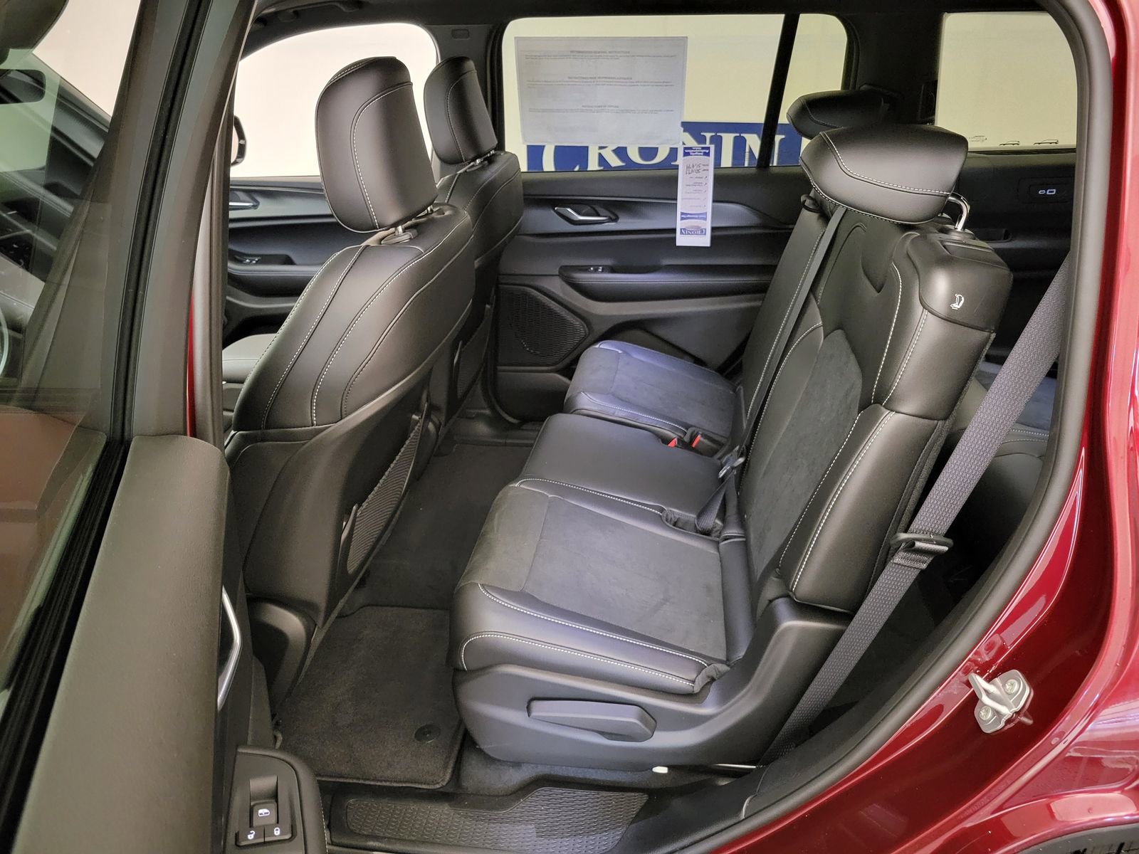 New 2025 Jeep Grand Cherokee L Altitude w/ Trailer Tow Package image 37