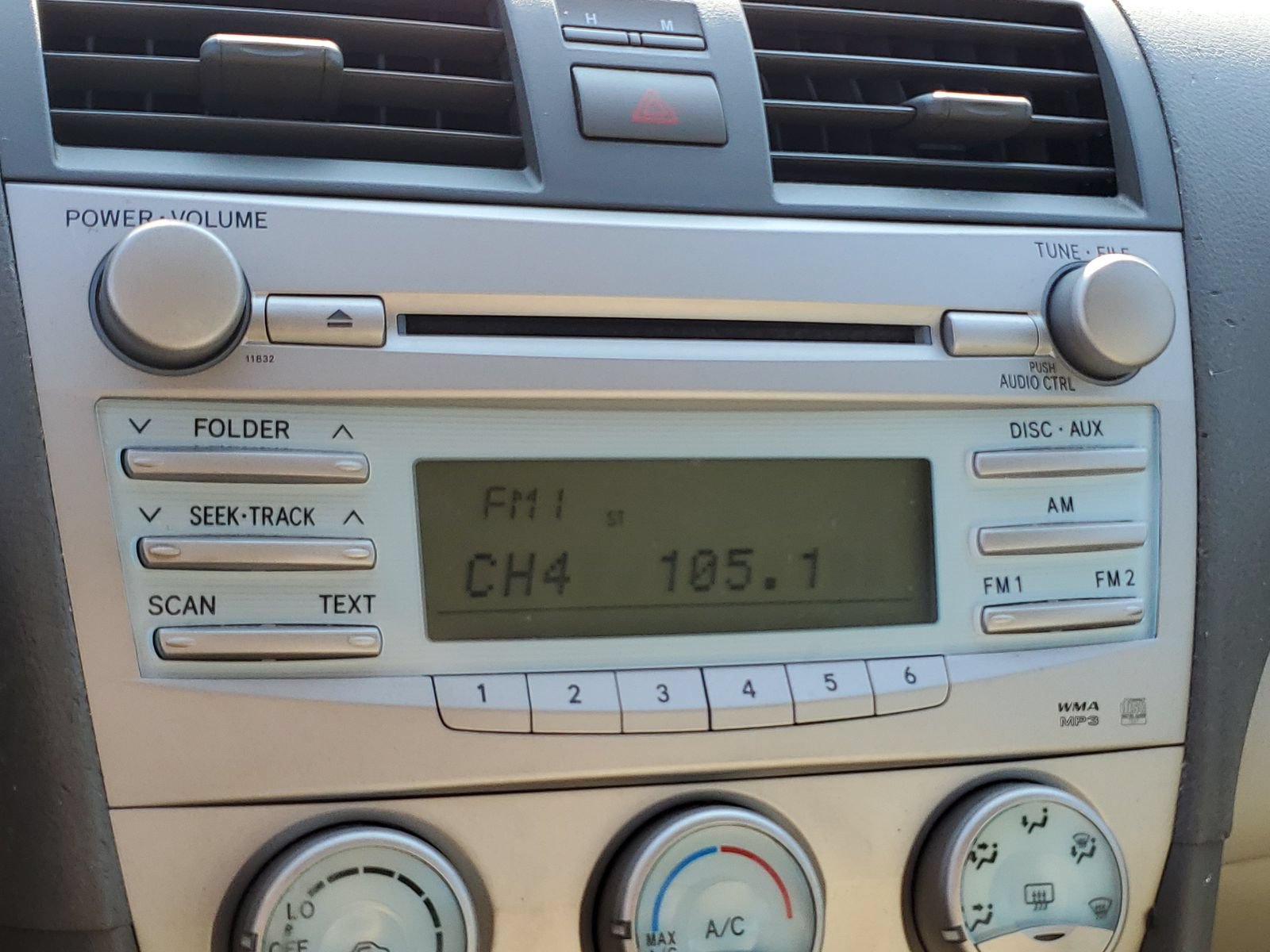 Used 2009 Toyota Camry LE FWD image 26