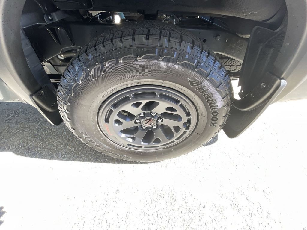 Used 2025 Nissan Frontier PRO-4X w/ Pro Convenience Package image 31