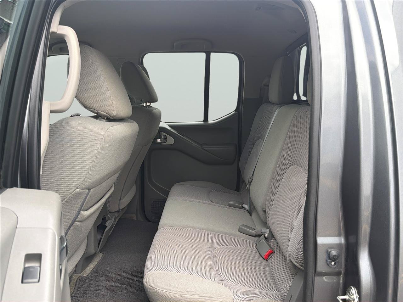 Used 2018 Nissan Frontier SV AWD/4WD image 15