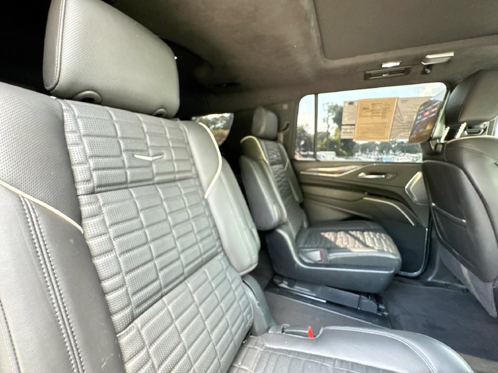 Used 2024 Cadillac Escalade ESV Sport Platinum AWD/4WD image 29